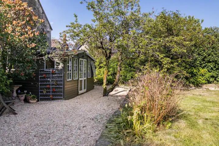 The Lodge - A Tranquil Escape Atworth Exteriör bild